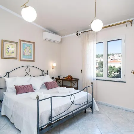 Apartment Eliana's - Mares E Montes