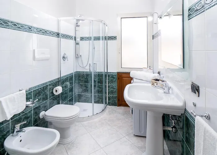 Eliana's - Mares E Montes